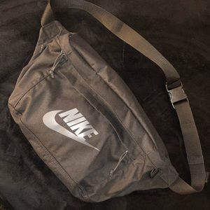 Nike Sling/Fanny Pack